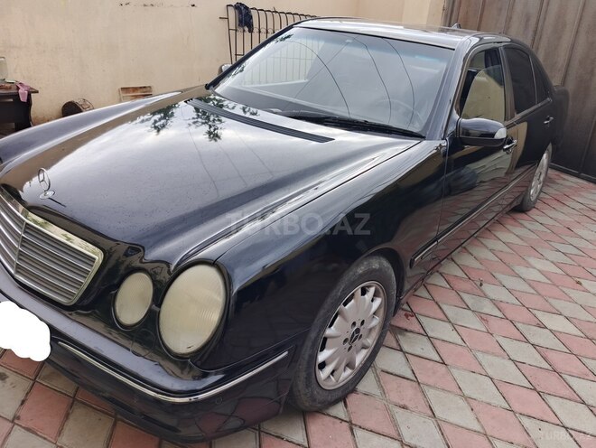 Mercedes E 270 2001, 287,000 km - 2.7 l - Bakı