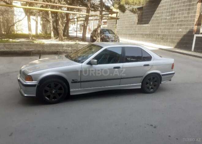 BMW 318 1998, 327,000 km - 1.8 l - Bakı