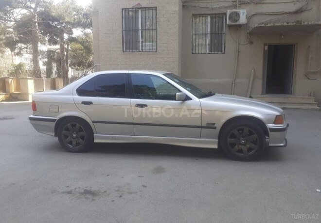BMW 318 1998, 327,000 km - 1.8 l - Bakı