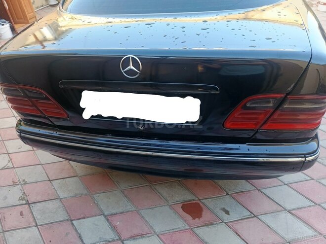 Mercedes E 270 2001, 287,000 km - 2.7 l - Bakı
