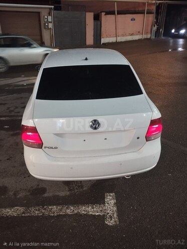 Volkswagen Polo 2013, 174,528 km - 1.6 l - Bakı