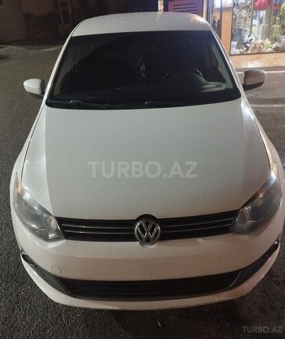 Volkswagen Polo 2013, 174,528 km - 1.6 l - Bakı