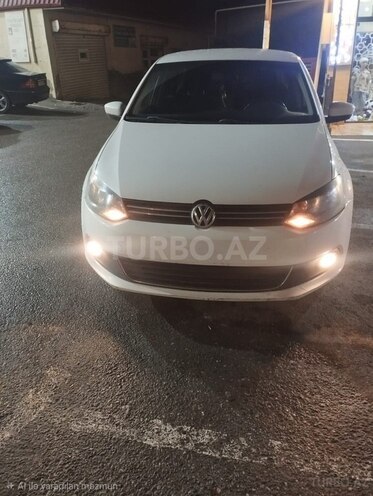 Volkswagen Polo 2013, 174,528 km - 1.6 l - Bakı