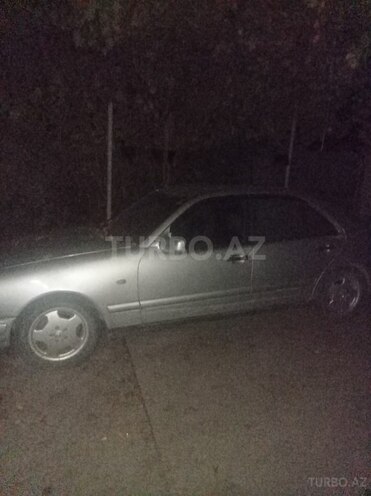 Mercedes E 200 1996, 380,000 km - 2.0 l - Xaçmaz