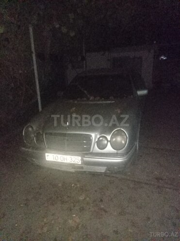 Mercedes E 200 1996, 380,000 km - 2.0 l - Xaçmaz