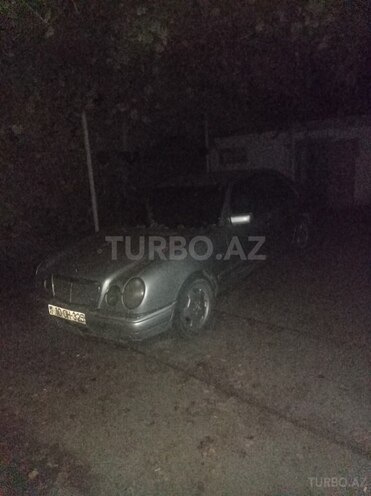 Mercedes E 200 1996, 380,000 km - 2.0 l - Xaçmaz