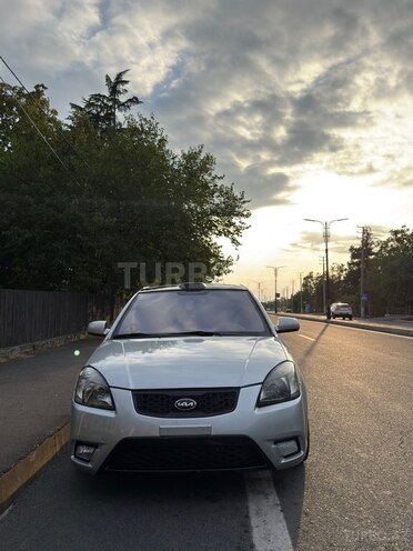 Kia Rio 2006, 300,000 km - 1.5 л - Qax