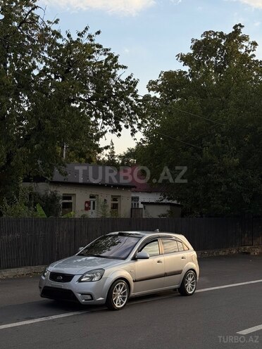 Kia Rio 2006, 300,000 km - 1.5 л - Qax