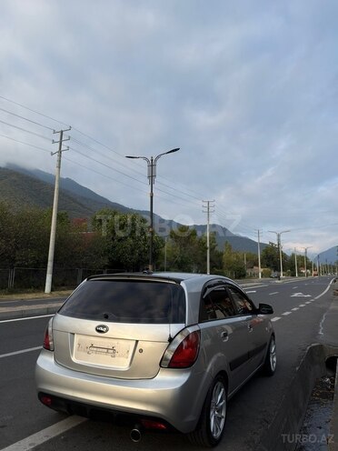 Kia Rio 2006, 300,000 km - 1.5 л - Qax