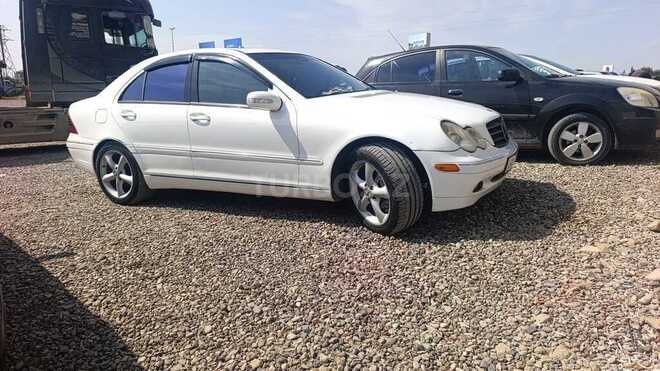 Mercedes  2002, 439,000 km - 2.6 л - Şamaxı