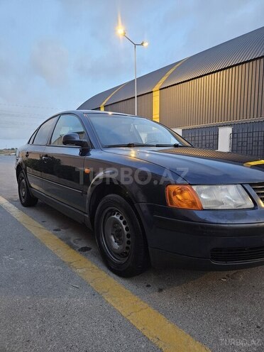 Volkswagen Passat 1997, 453,993 km - 1.6 л - Bakı