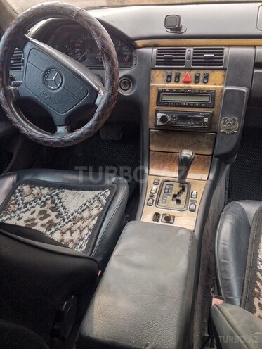 Mercedes E 240 1999, 540,000 km - 2.4 l - Goranboy