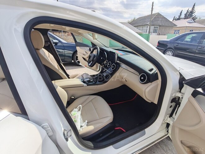 Mercedes C 300 2016, 270,000 km - 2.0 l - Qazax