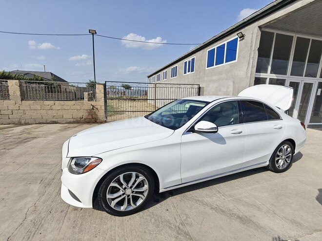 Mercedes C 300 2016, 270,000 km - 2.0 l - Qazax