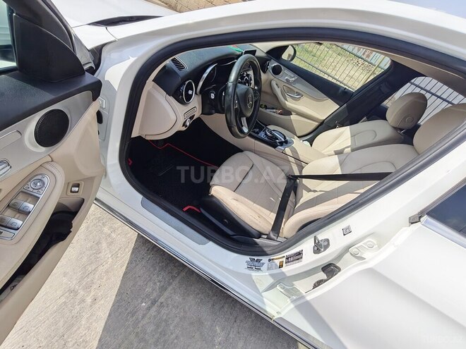 Mercedes C 300 2016, 270,000 km - 2.0 l - Qazax