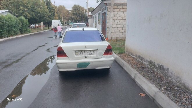 Mercedes C 180 1995, 300,000 km - 1.8 l - Mingəçevir