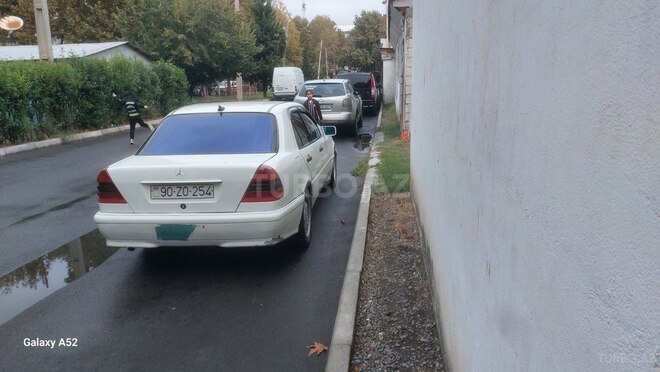 Mercedes C 180 1995, 300,000 km - 1.8 l - Mingəçevir