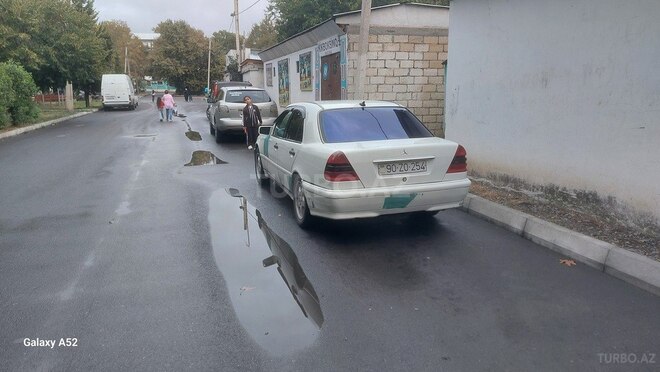 Mercedes C 180 1995, 300,000 km - 1.8 l - Mingəçevir