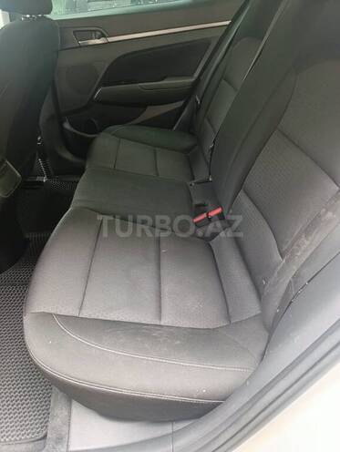 Hyundai Elantra 2018, 198,915 km - 2.0 l - Bakı
