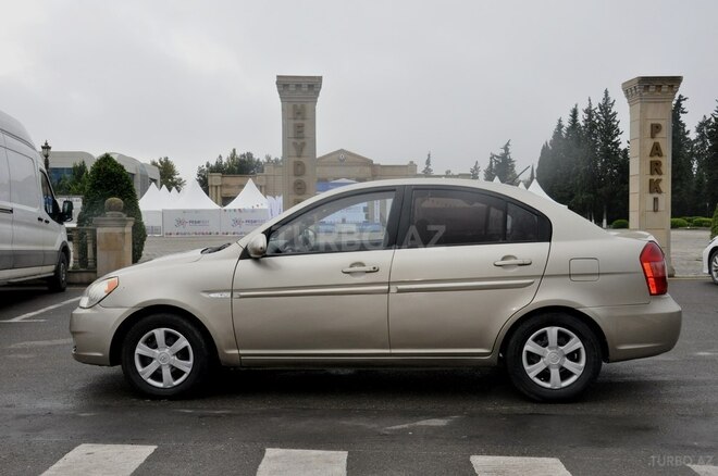 Hyundai Accent 2008, 316,600 km - 1.5 l - Saatlı