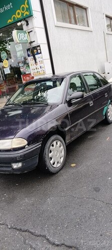 Opel Astra 1995, 258,000 km - 1.6 l - Zaqatala