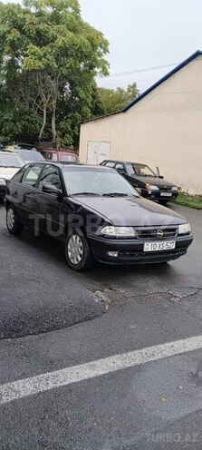 Opel Astra 1995, 258,000 km - 1.6 l - Zaqatala