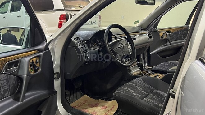 Mercedes E 280 1999, 278,000 km - 2.8 л - Sumqayıt