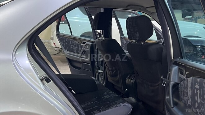 Mercedes E 280 1999, 278,000 km - 2.8 л - Sumqayıt