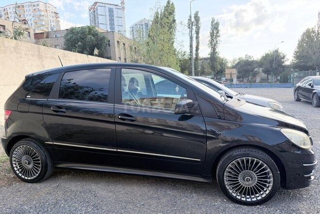 Mercedes B 180 2010, 102,000 km - 1.7 l - Bakı