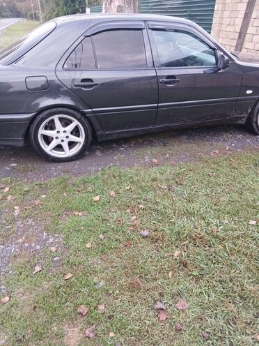 Mercedes C 180 1995, 450,000 km - 1.8 l - Qax