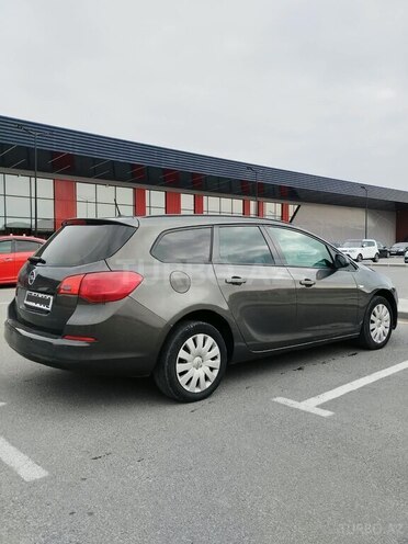 Opel Astra 2015, 183,094 km - 1.4 л - Bakı