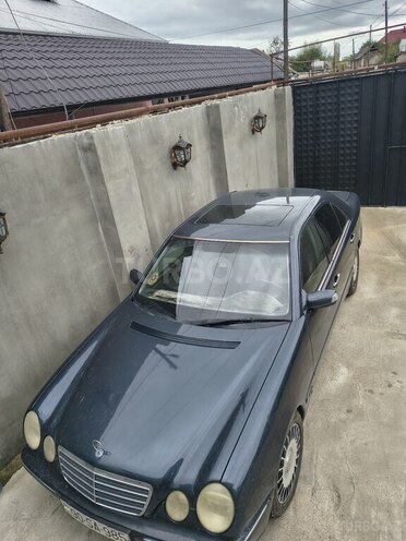 Mercedes E 240 2000, 253,023 km - 2.4 l - Xaçmaz