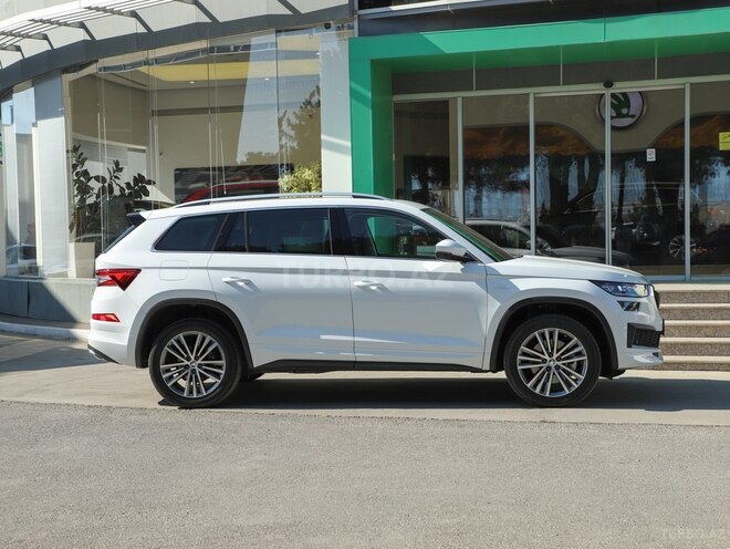 Skoda Kodiaq 2023, 73,400 km - 2.0 л - Bakı