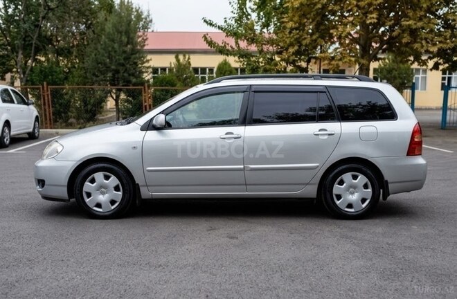 Toyota Corolla 2006, 437,500 km - 1.4 l - Füzuli