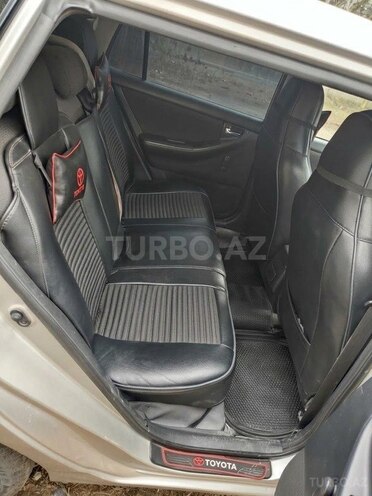 Toyota Corolla 2006, 437,500 km - 1.4 l - Füzuli