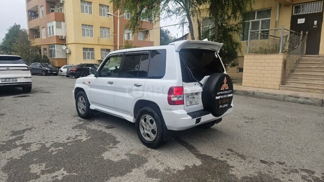 Mitsubishi Pajero io 2001, 280,000 km - 2.0 l - Bakı