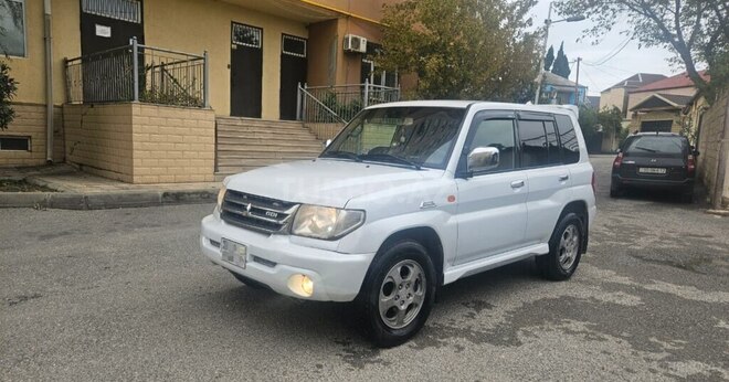 Mitsubishi Pajero io 2001, 280,000 km - 2.0 l - Bakı