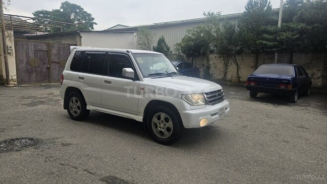 Mitsubishi Pajero io 2001, 280,000 km - 2.0 l - Bakı