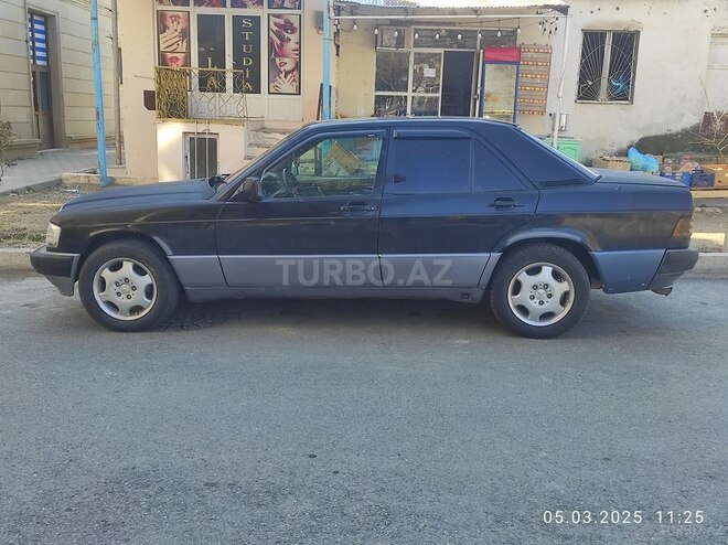 Mercedes 190 1992, 650,000 km - 1.8 l - Naftalan