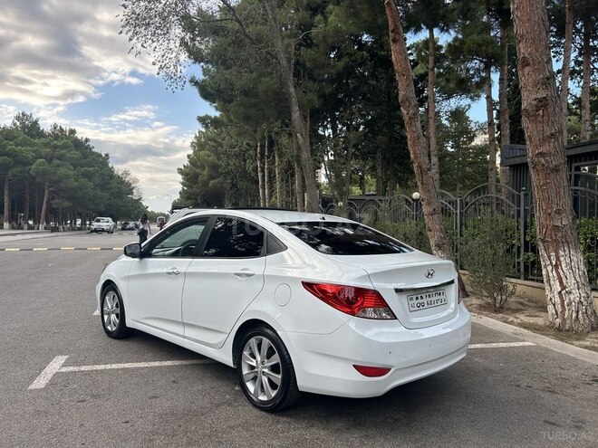 Hyundai Accent 2011, 215,000 km - 1.6 l - Sumqayıt
