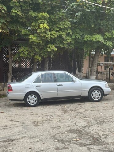 Mercedes C 180 1995, 425,000 km - 1.8 l - Şamaxı