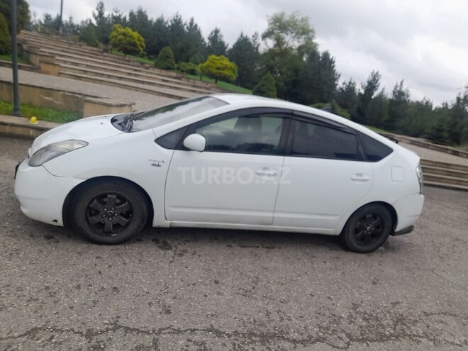 Toyota Prius 2008, 341,000 km - 1.5 l - Qusar