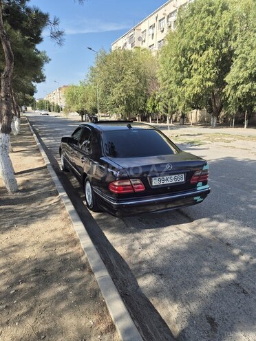 Mercedes E 240 2000, 296,000 km - 2.4 l - Sumqayıt