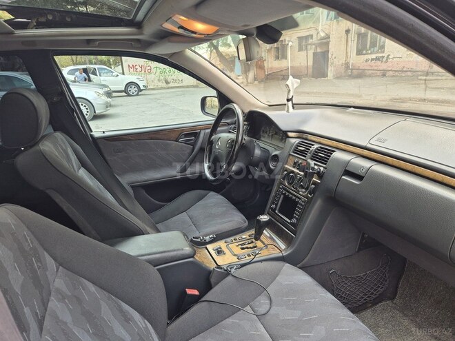 Mercedes E 240 2000, 296,000 km - 2.4 l - Sumqayıt
