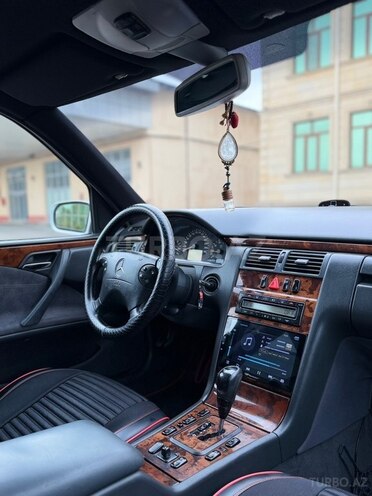 Mercedes E 200 2000, 275,485 km - 2.0 л - İmişli