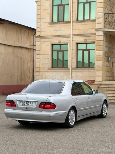 Mercedes E 200 2000, 275,485 km - 2.0 л - İmişli