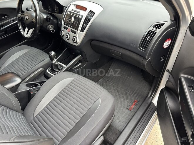 Kia  2010, 250,000 km - 1.6 l - Bakı