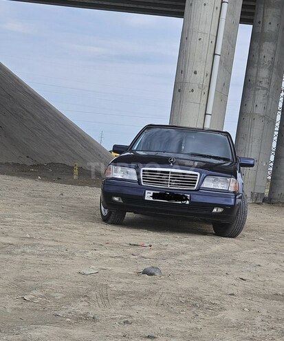 Mercedes C 180 1995, 328,000 km - 1.8 л - Salyan