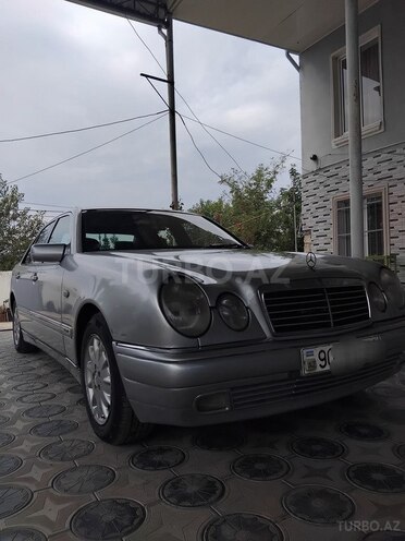 Mercedes E 220 1998, 400,000 km - 2.2 l - Qazax