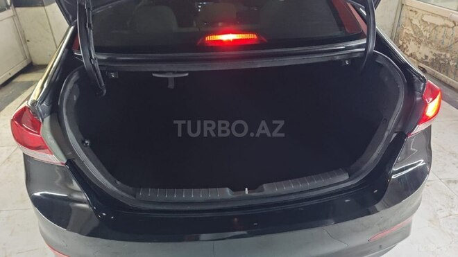 Hyundai Elantra 2018, 205,000 km - 2.0 l - Bakı